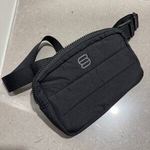 ARITZIA TNA SUPER PUFF cliMATTE CROSSBODY BAG BLACK